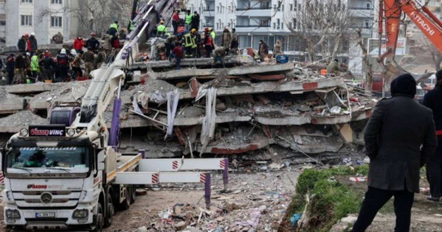 Turquia/Sismo: Equipa portuguesa salva criança de 10 anos em Antáquia