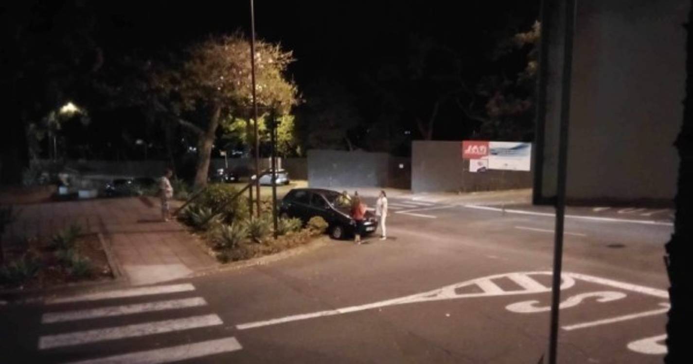 Despiste de viatura ligeira na Rua do Brasil