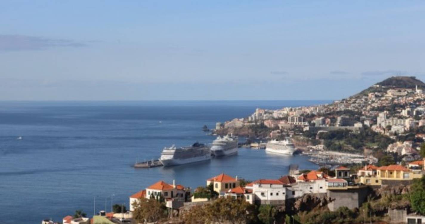 Três navios fazem movimentar 7.809 pessoas no Porto do Funchal