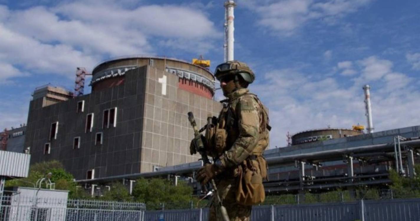 Ucrânia: Rússia apodera-se de central nuclear de Zaporijia e AIEA parte para local