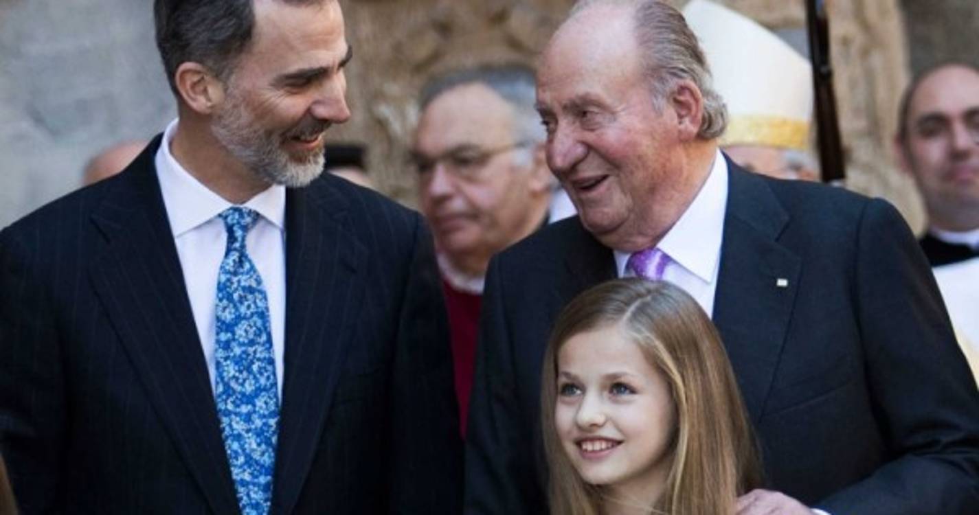 Juan Carlos I regressa a Espanha e com ele a polémica em torno da monarquia