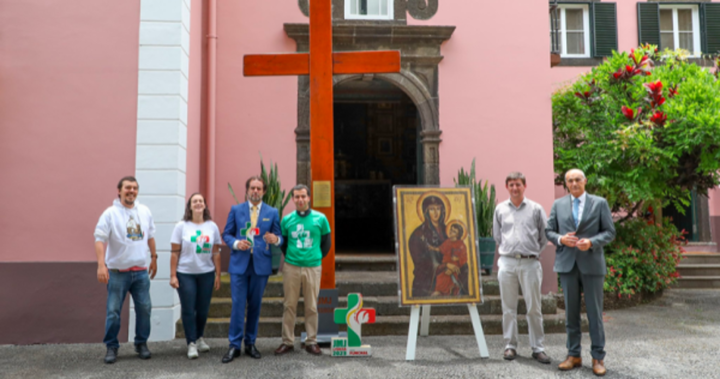 Miguel Albuquerque recebeu símbolos da Jornada Mundial da Juventude
