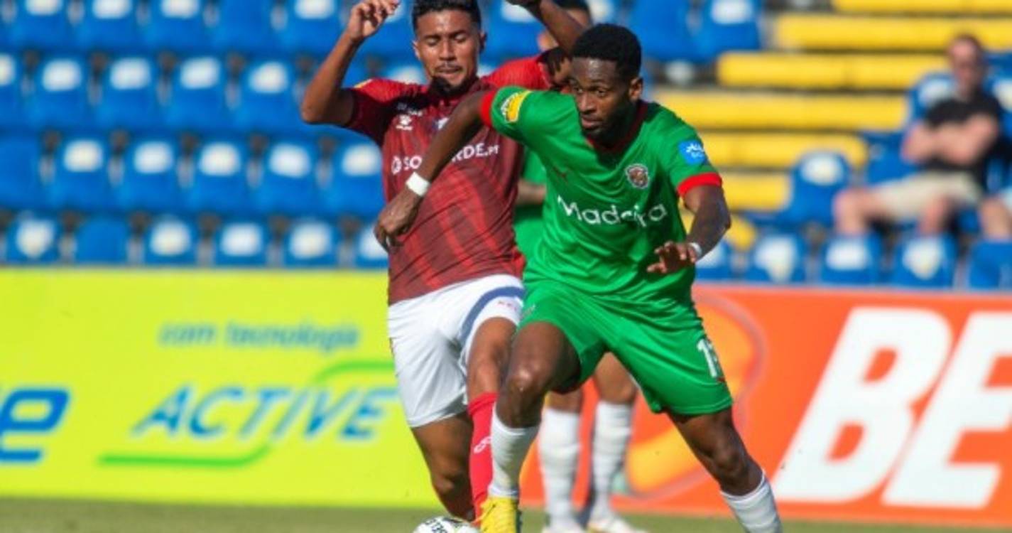 Santa Clara opera reviravolta contra o Marítimo