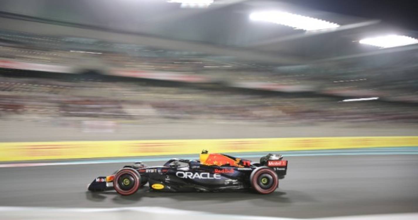 Campeão Max Verstappen conquista última pole position da temporada