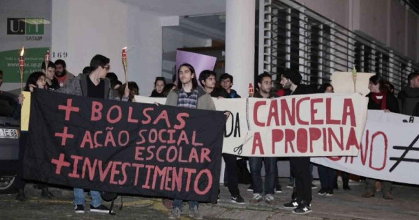 Dezenas assinam manifesto contra sistema de propinas por escalões proposto pela OCDE