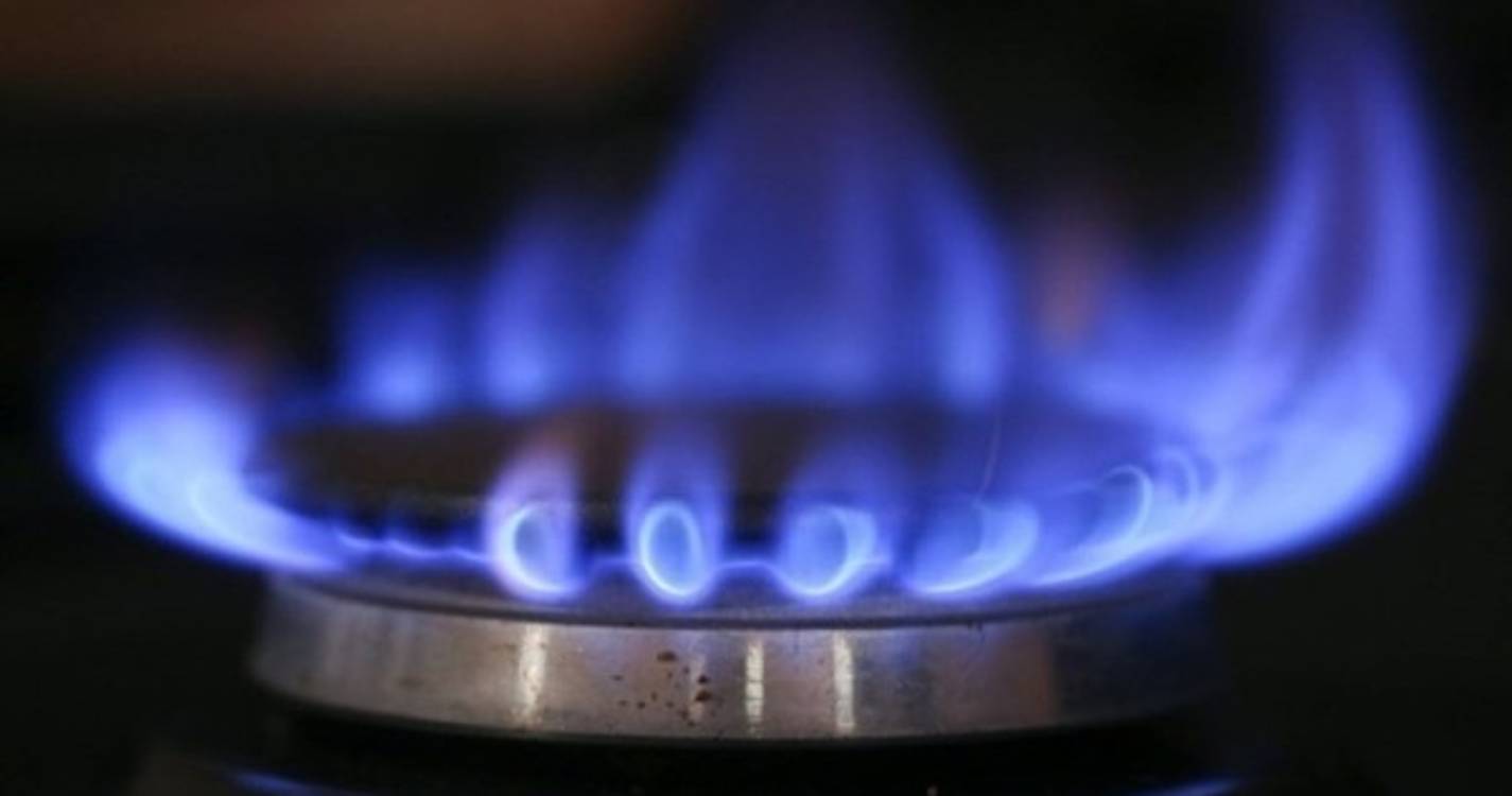 Preços do gás natural para famílias no mercado regulado sobem hoje 3,3%