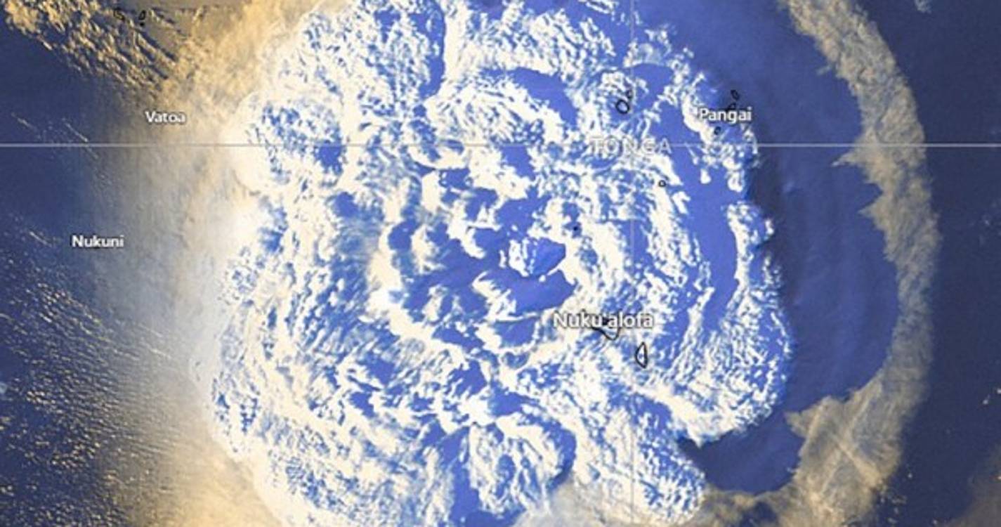 Nova "grande erupção" sentida em vulcão submarino em Tonga