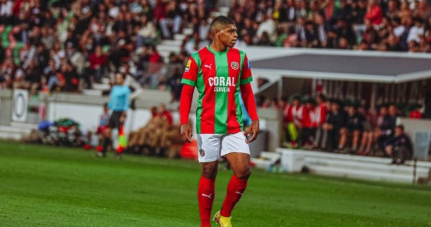 Percy Liza rescinde contrato com o Marítimo