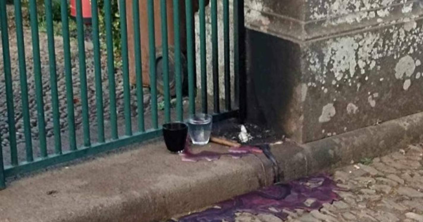 Alegadas ‘bruxarias’ no cemitério do Monte geram apreensão