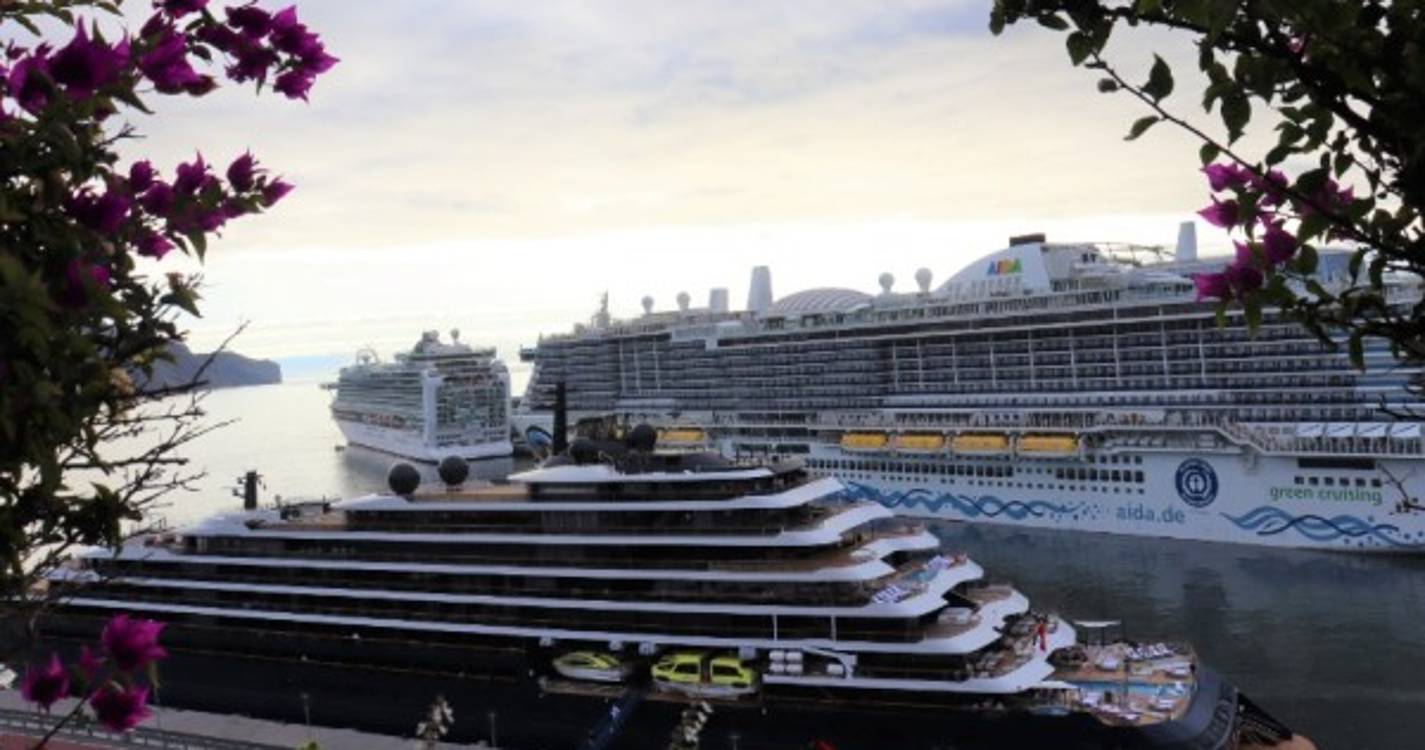 Quase 9 mil pessoas movimentam o Porto do Funchal esta segunda-feira