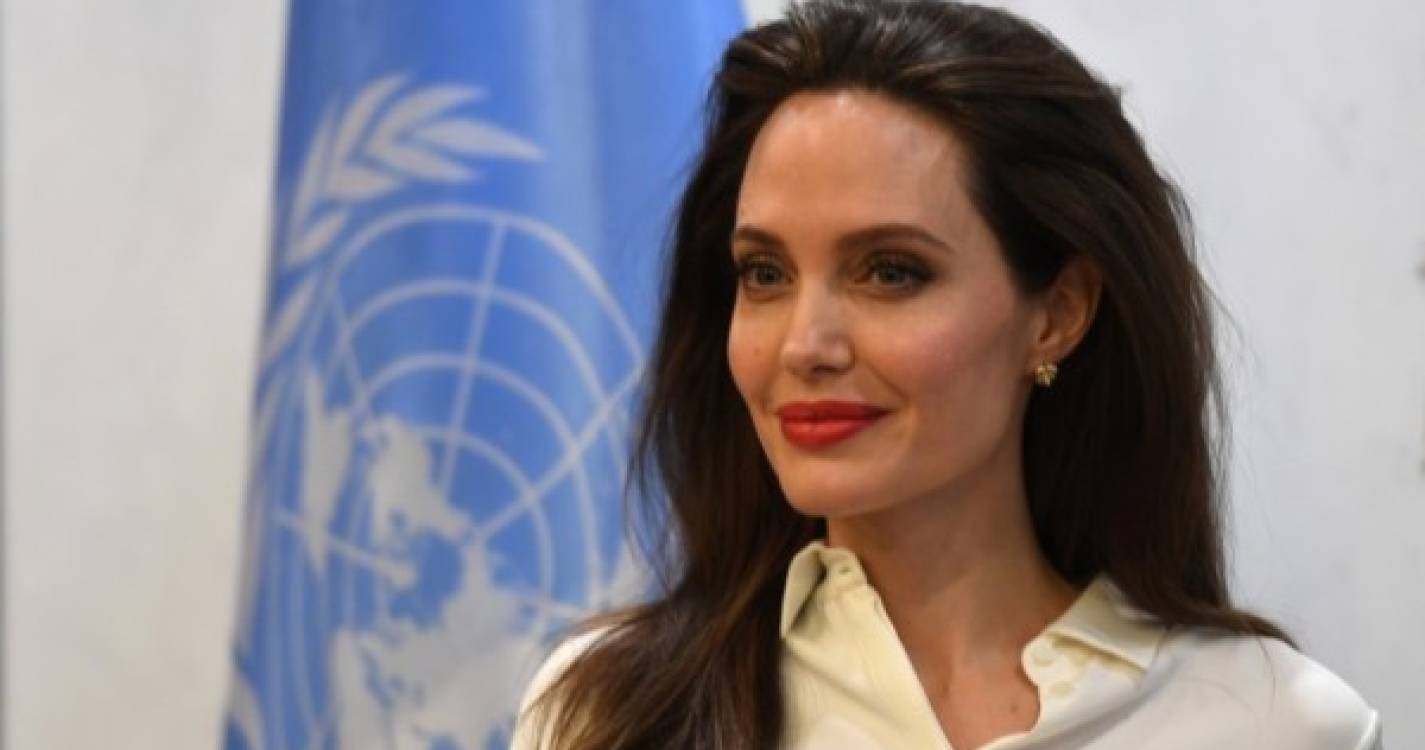 Angelina Jolie renunciou a funções na ONU mas continua trabalho com refugiados