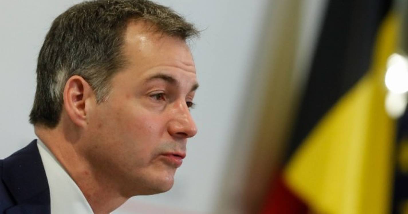 Covid-19: Primeiro-ministro belga admite considerar a vacinação obrigatória
