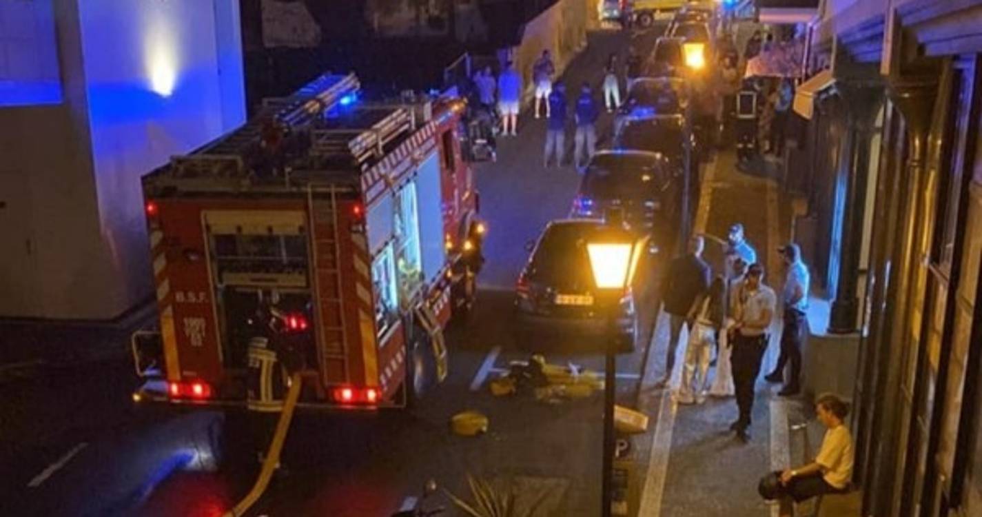 Incêndio mobilizou bombeiros para a Rua Princesa D. Amélia ontem à noite