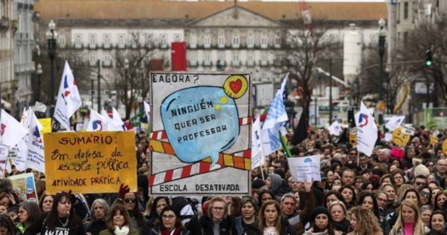 Governo continua com "expectativa de uma convergência" nas negociações com professores