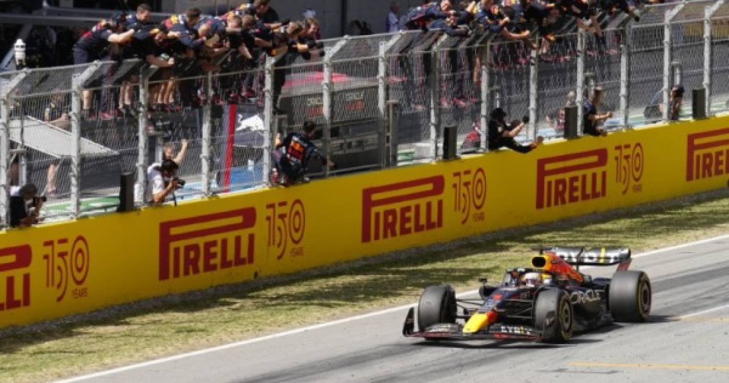 Max Verstappen vence em Barcelona e assume liderança do Mundial de Fórmula 1