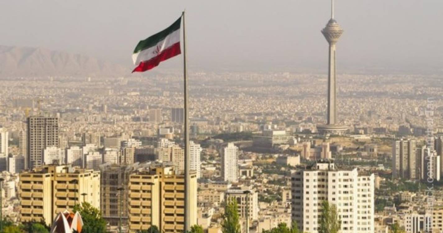 União Europeia condena execução do britânico-iraniano Alireza Akbari no Irão