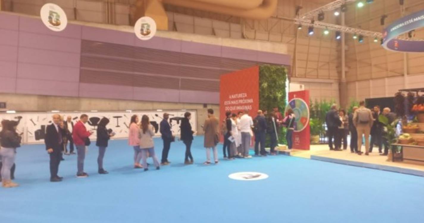 Filas para o melhor pavilhão de sempre