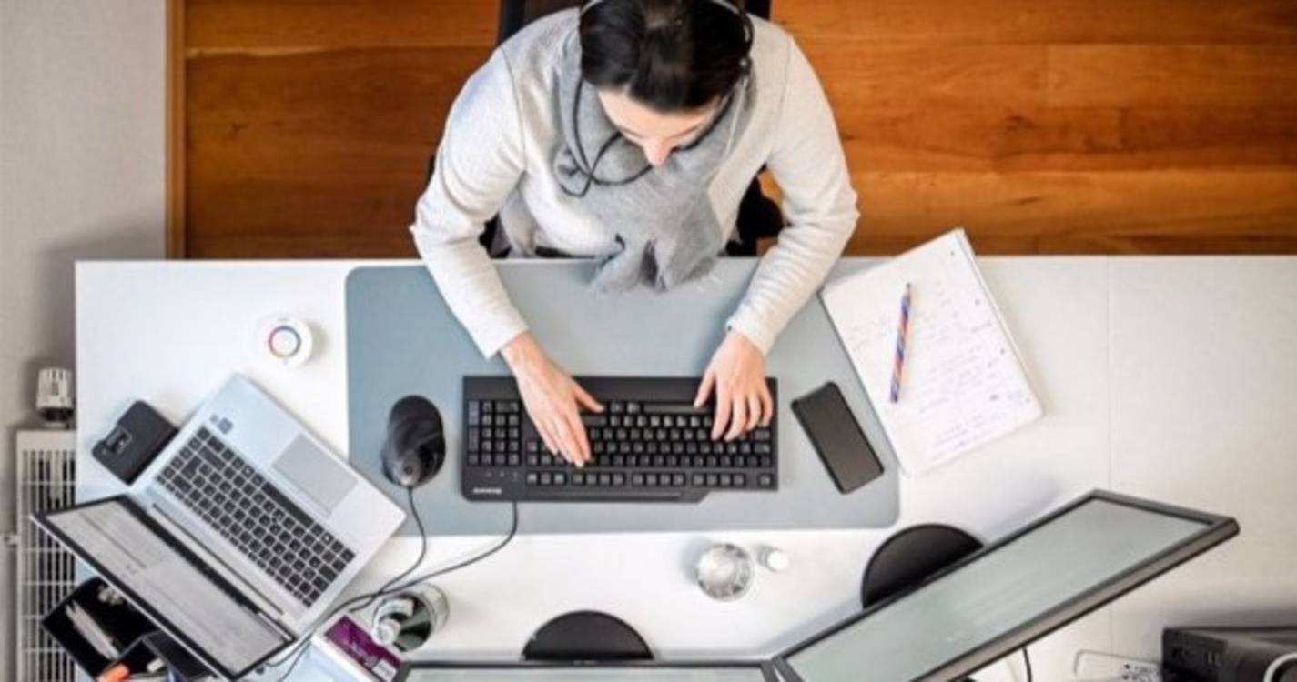 Covid-19: Governo reafirma que teletrabalho deve manter-se "sempre que possível"