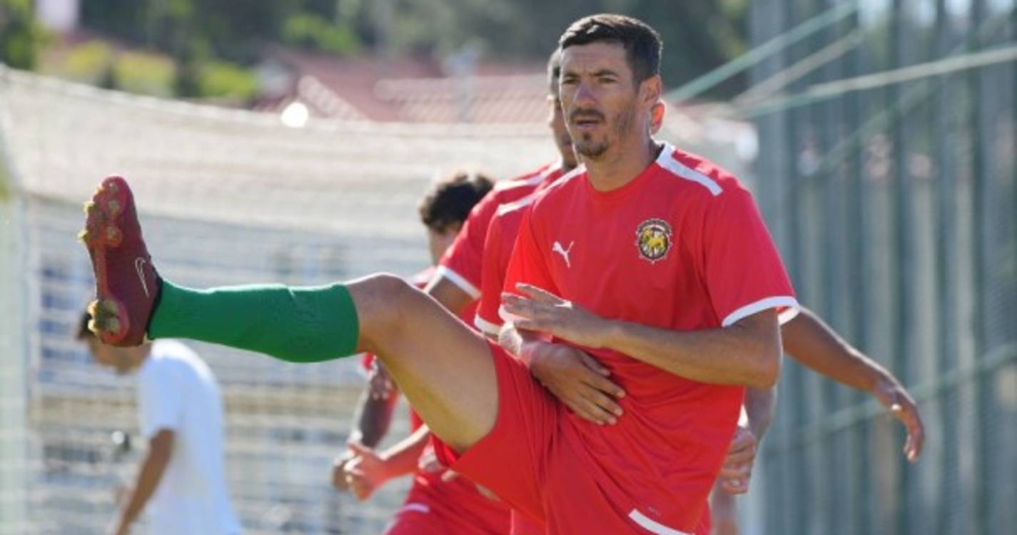 Comitiva do Marítimo visita esta quinta-feira Escola da Ladeira e Lamaceiros
