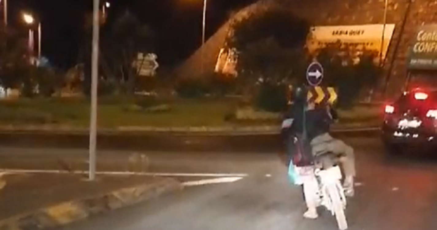 Motociclista alegadamente alterado sofre queda (com vídeo)