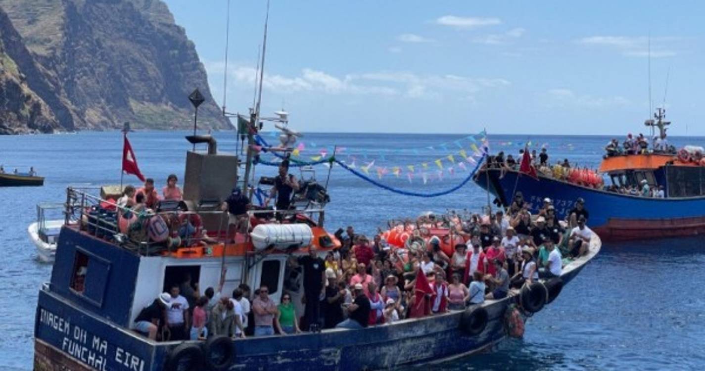 Procissão dos pescadores volta ao mar ao fim de 20 anos (com fotos)