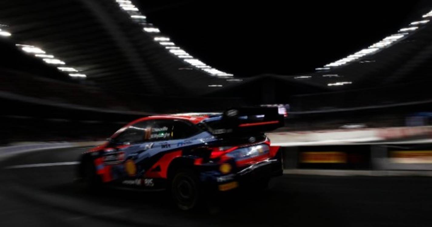 Thierry Neuville lidera Rali da Acrópole após superespecial noturna
