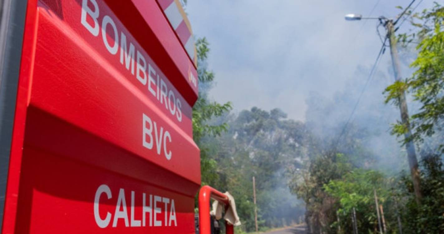 Incêndio da Calheta continua ativo