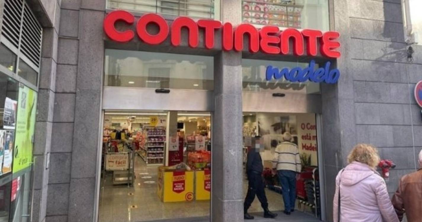 Continente responsabiliza clientes pela &#34;obrigação&#34; de possuírem certificado ou teste