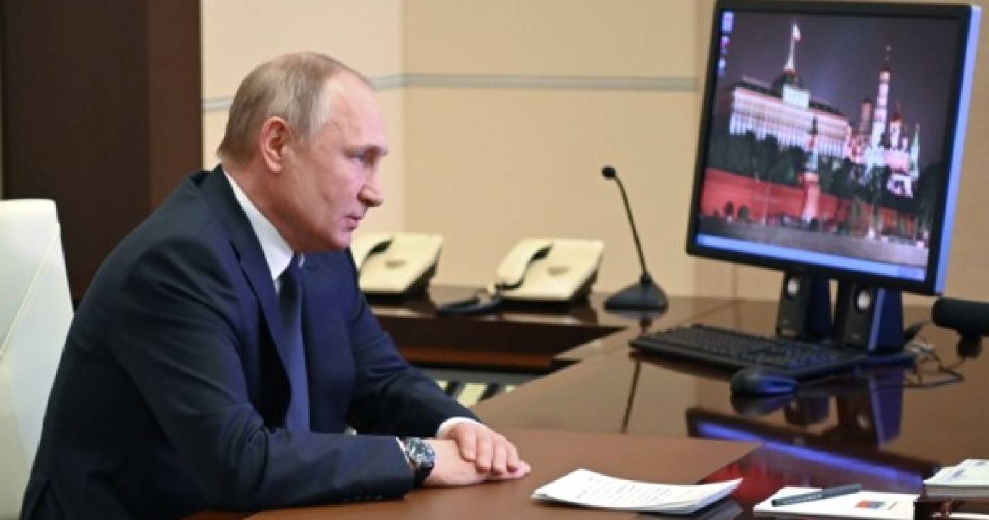 Ucrânia: Putin diz que é impossível o Ocidente isolar a Rússia