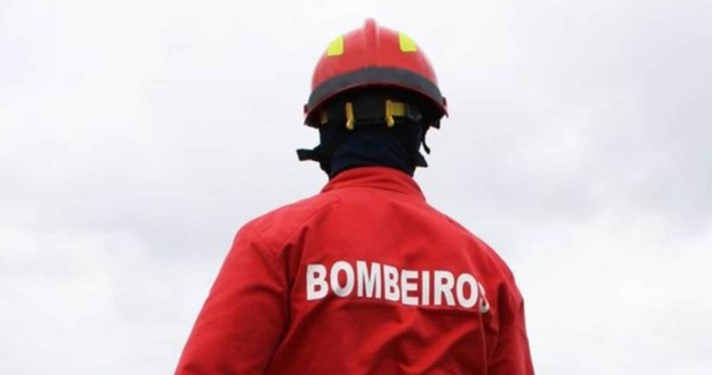 Incêndio obriga a evacuar edifício em Campanhã, no Porto