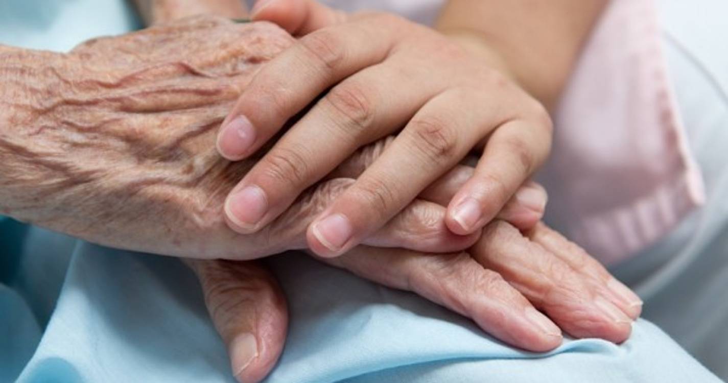 Saúde sensibiliza população sobre sinais e sintomas da Doença de Parkinson