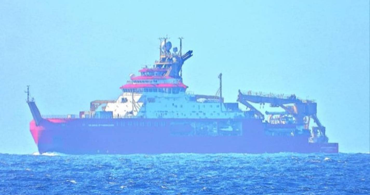 Melhor navio inglês de investigação e salvamento passa pela Madeira