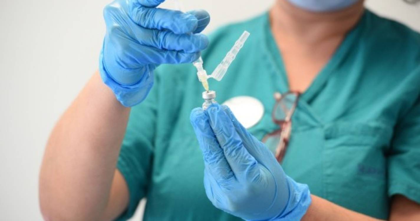 1.215 profissionais de saúde do Serviço Regional vacinados contra a covid-19