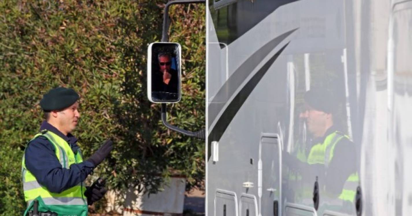 Covid-19: GNR intercetou autocarro com 50 estrangeiros que entrou em Portugal em ponto não autorizado