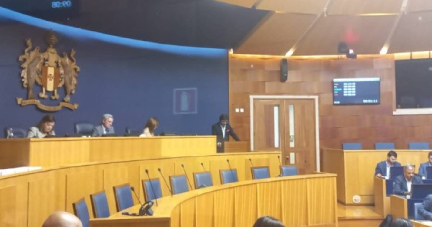 PS &#34;atira três milhões para o ar, de forma irresponsável&#34;