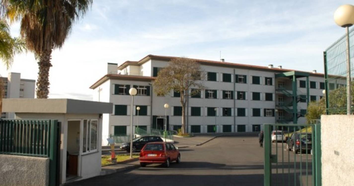 Câmara do Funchal defende "horários desfasados", mas lembra que definição é competência das escolas