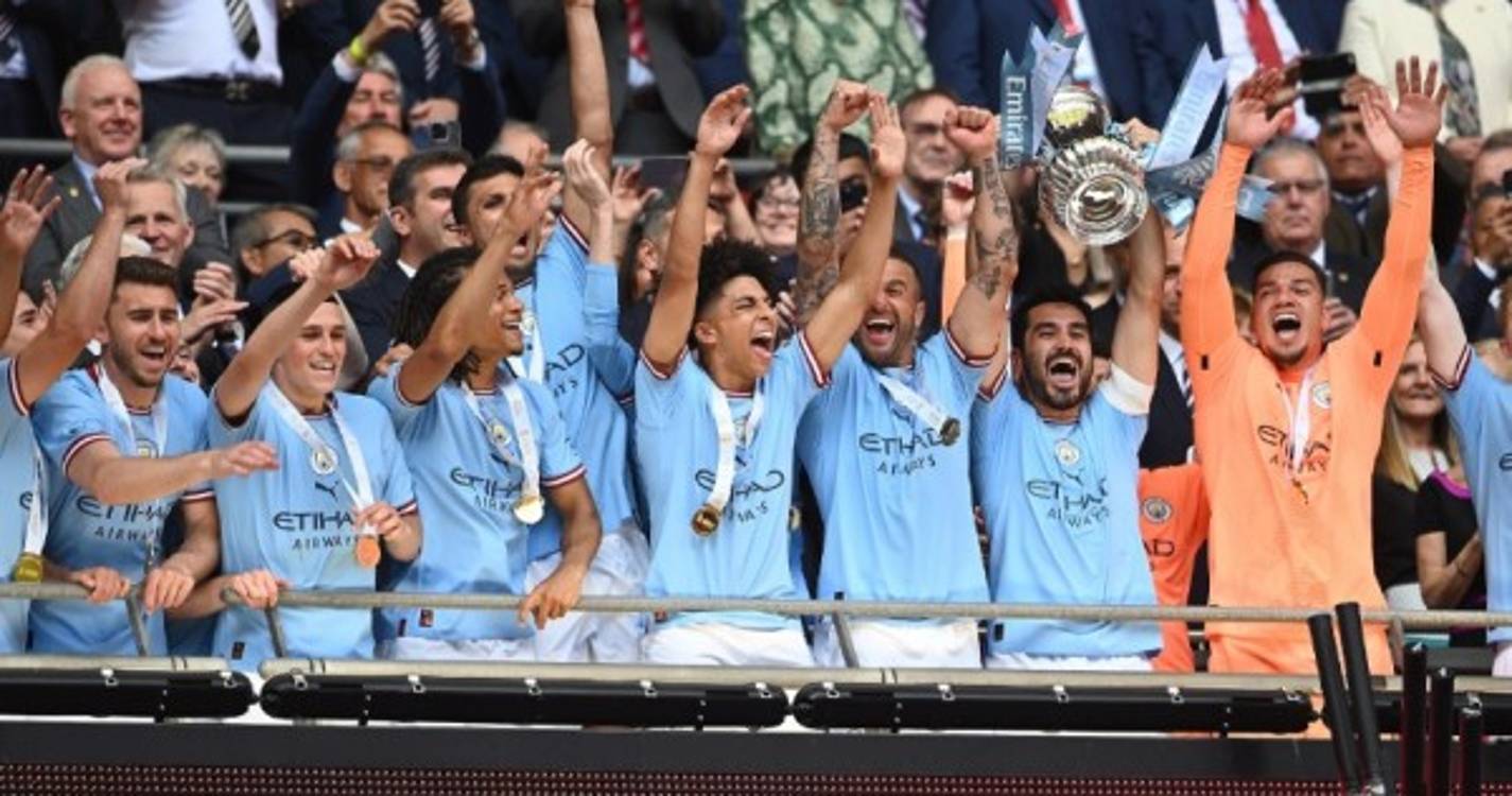 Taça de Inglaterra: Manchester City bate Manchester United na final