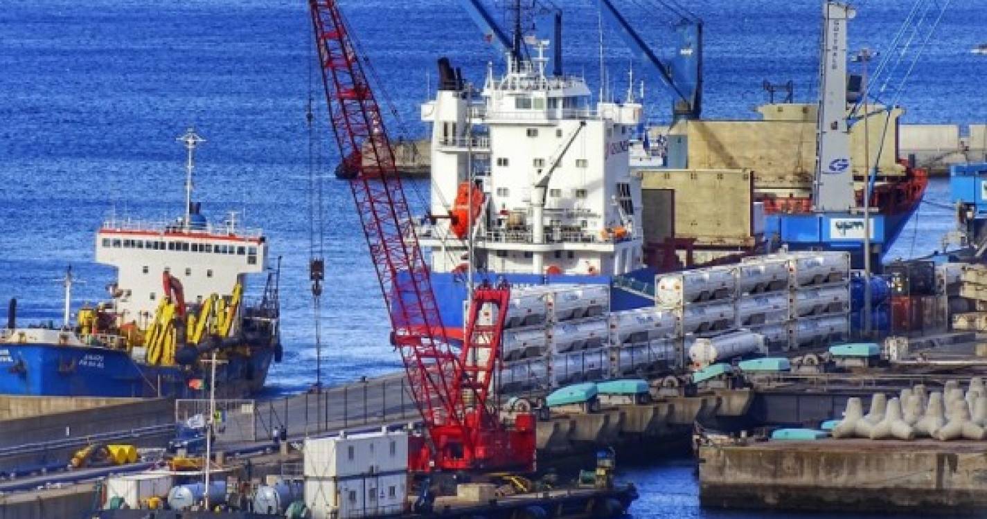 Iniciativa Liberal preocupada com contentores de transporte de GNL no porto do Funchal