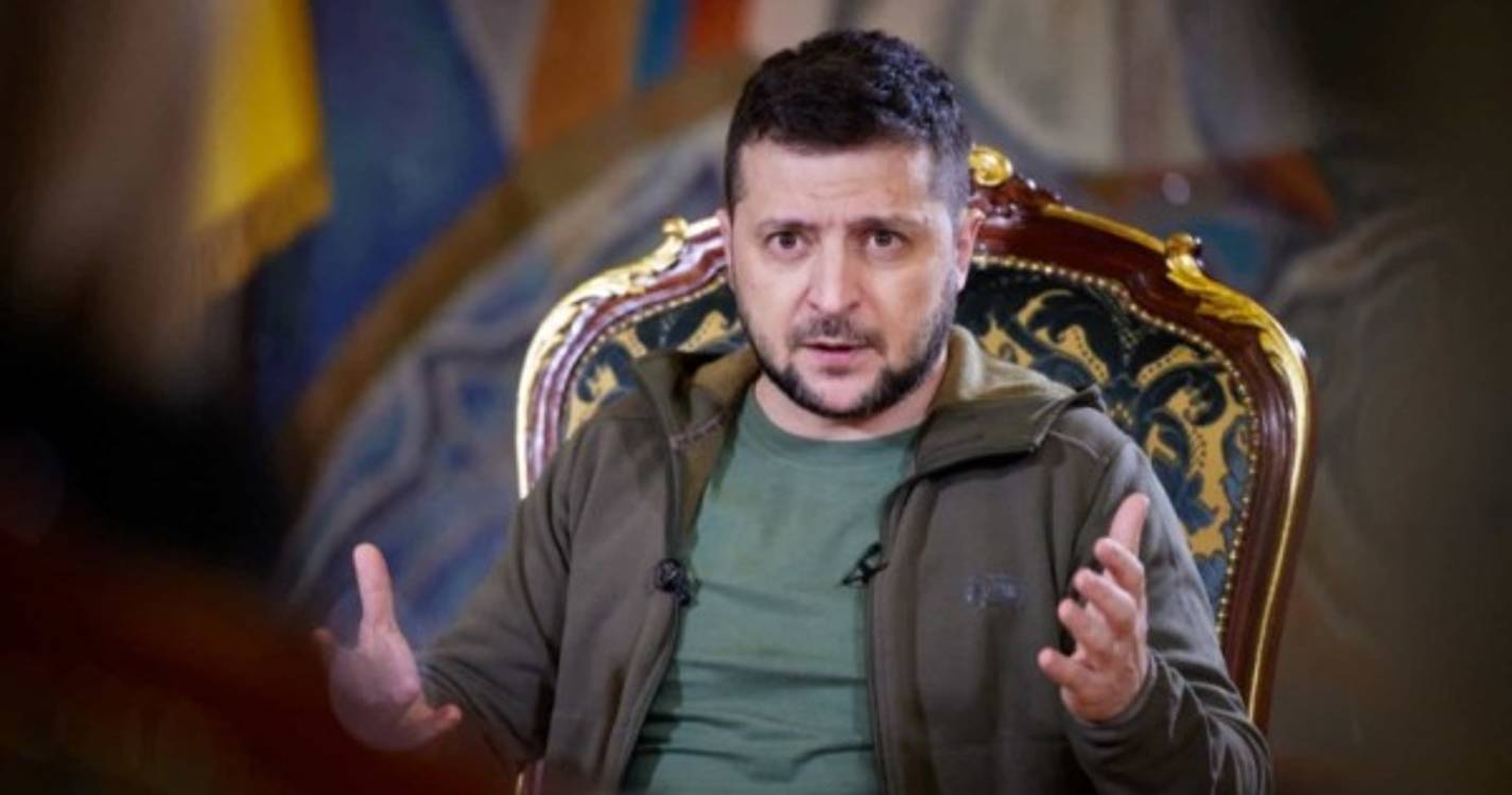 Zelensky acusa Rússia de cometer genocídio