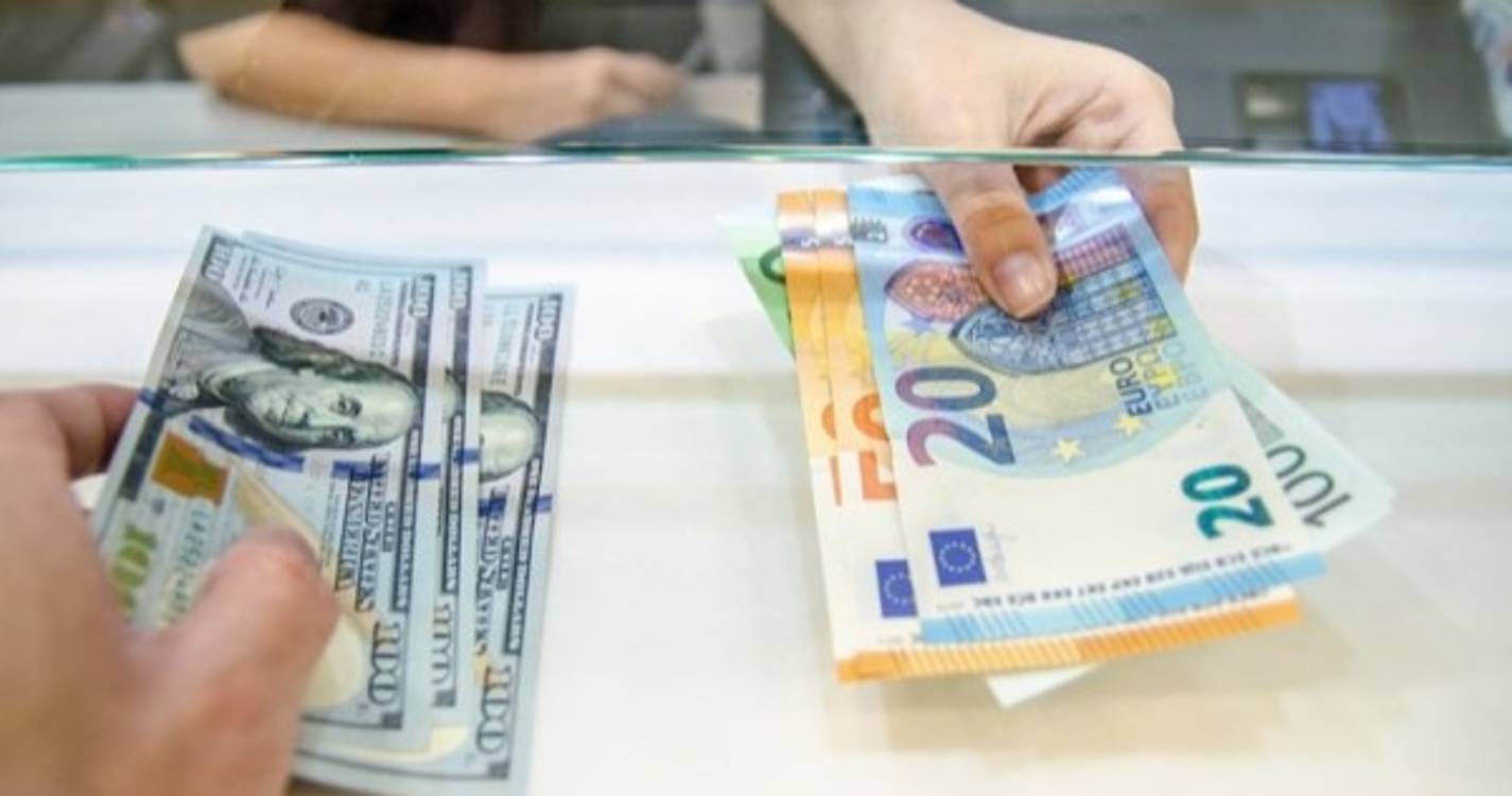 Euro sobe após a divulgação de dados económicos dos EUA