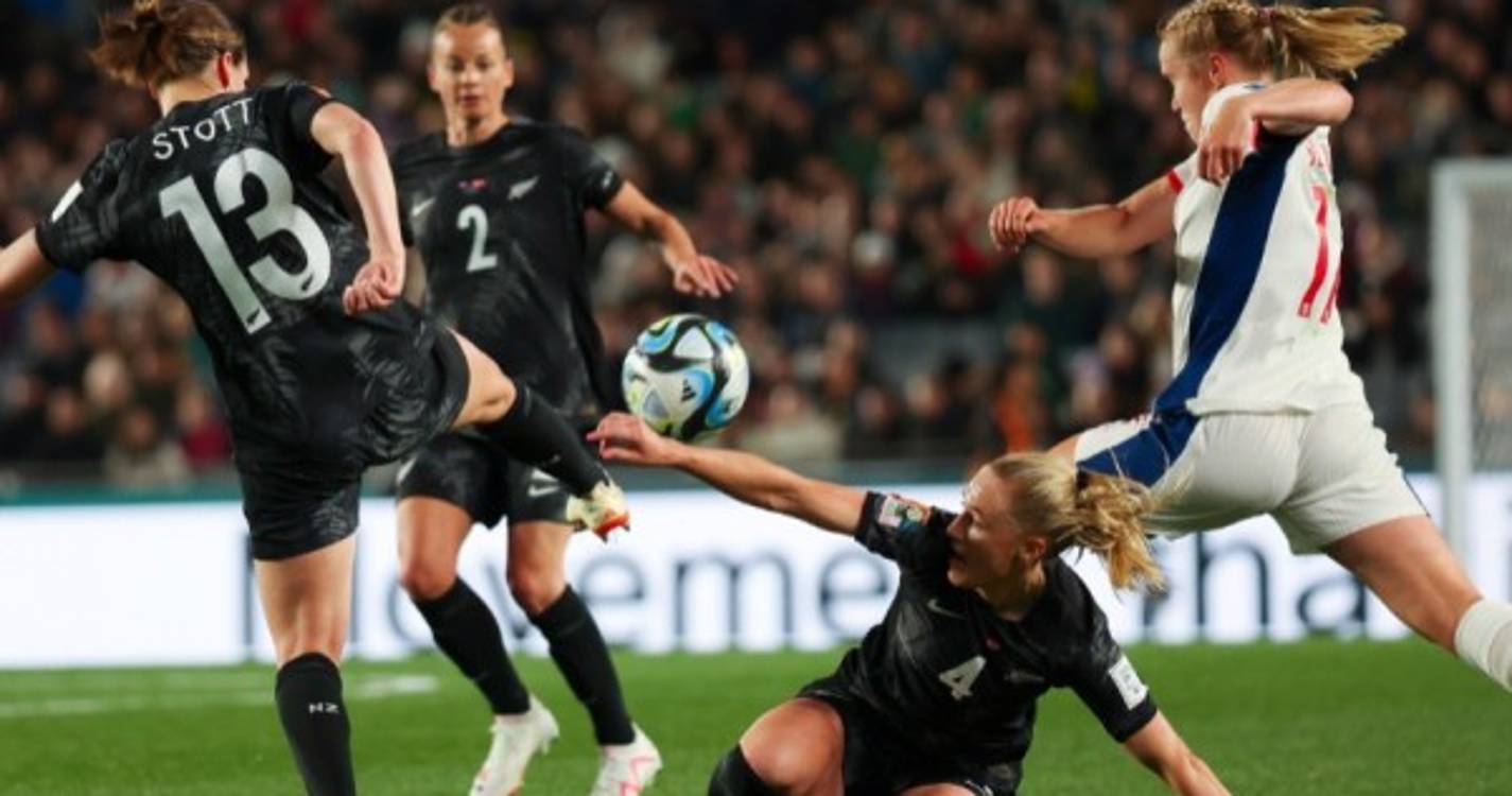 Mundial feminino: Anfitriãs Nova Zelândia e Austrália entram a ganhar