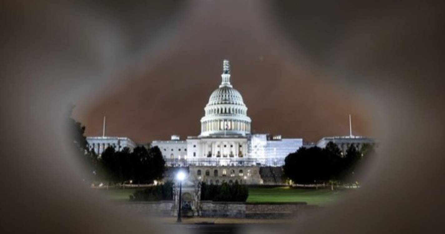 Republicanos e Democratas do Congresso dos EUA evitam paralisação do Governo