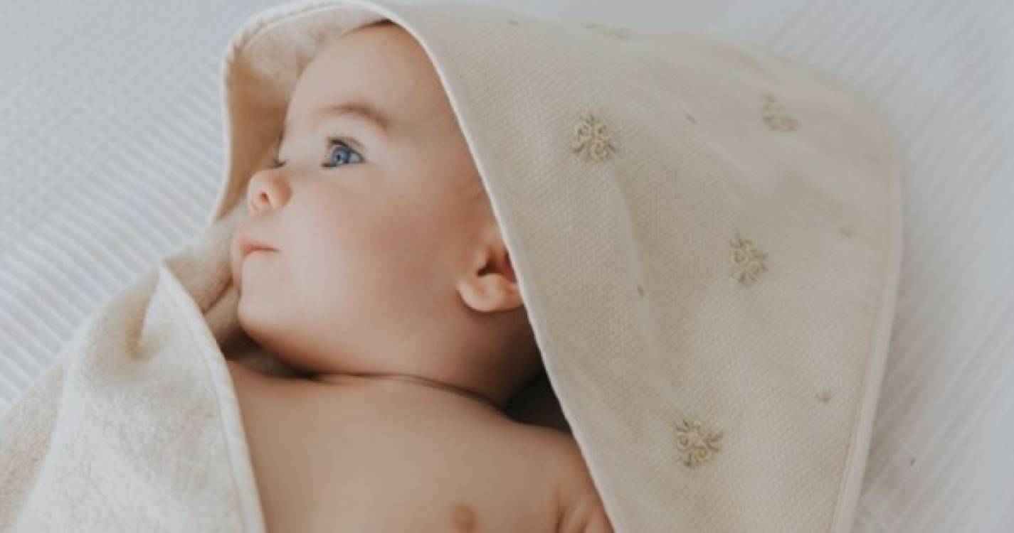 Torres Novas e Bordal unem-se para criar toalhas de bebé com Bordado Madeira