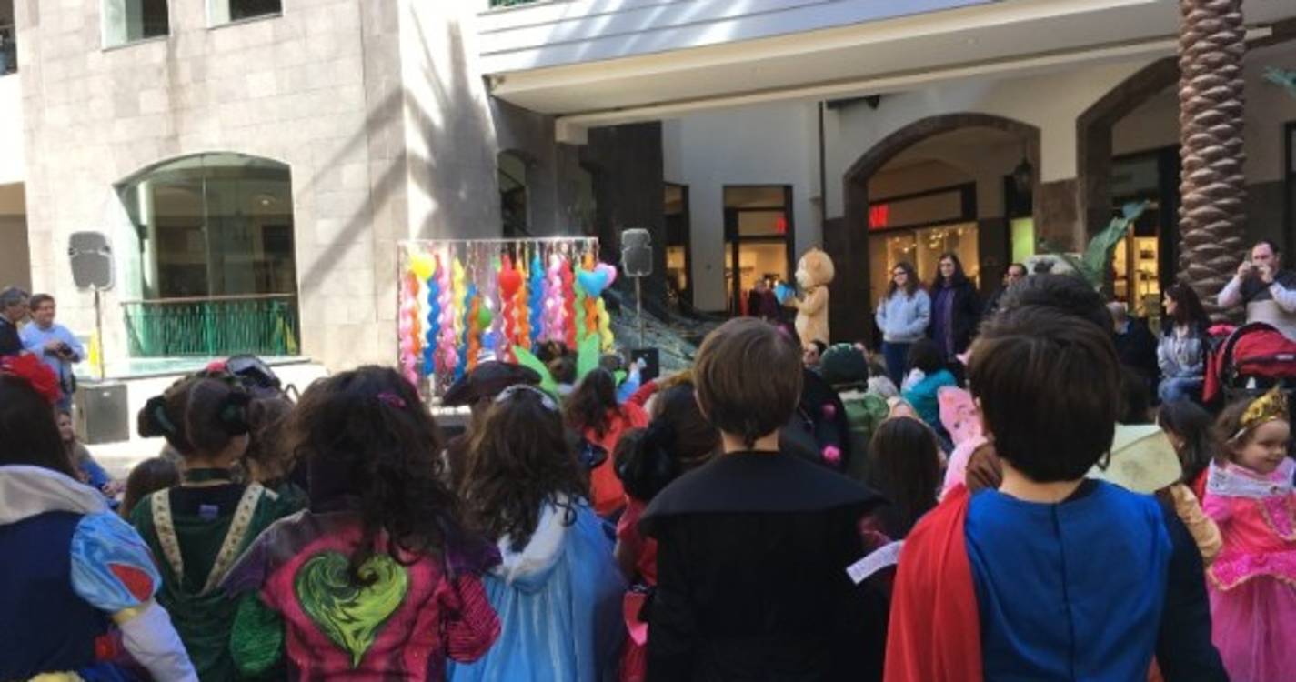 Forum Madeira promove animação carnavalesca