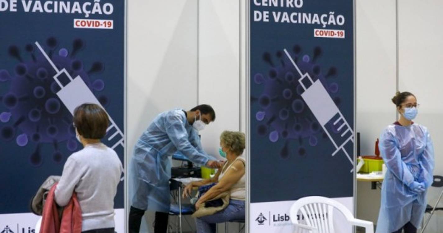 Covid-19: Mais 75.088 pessoas com dose de reforço da vacina