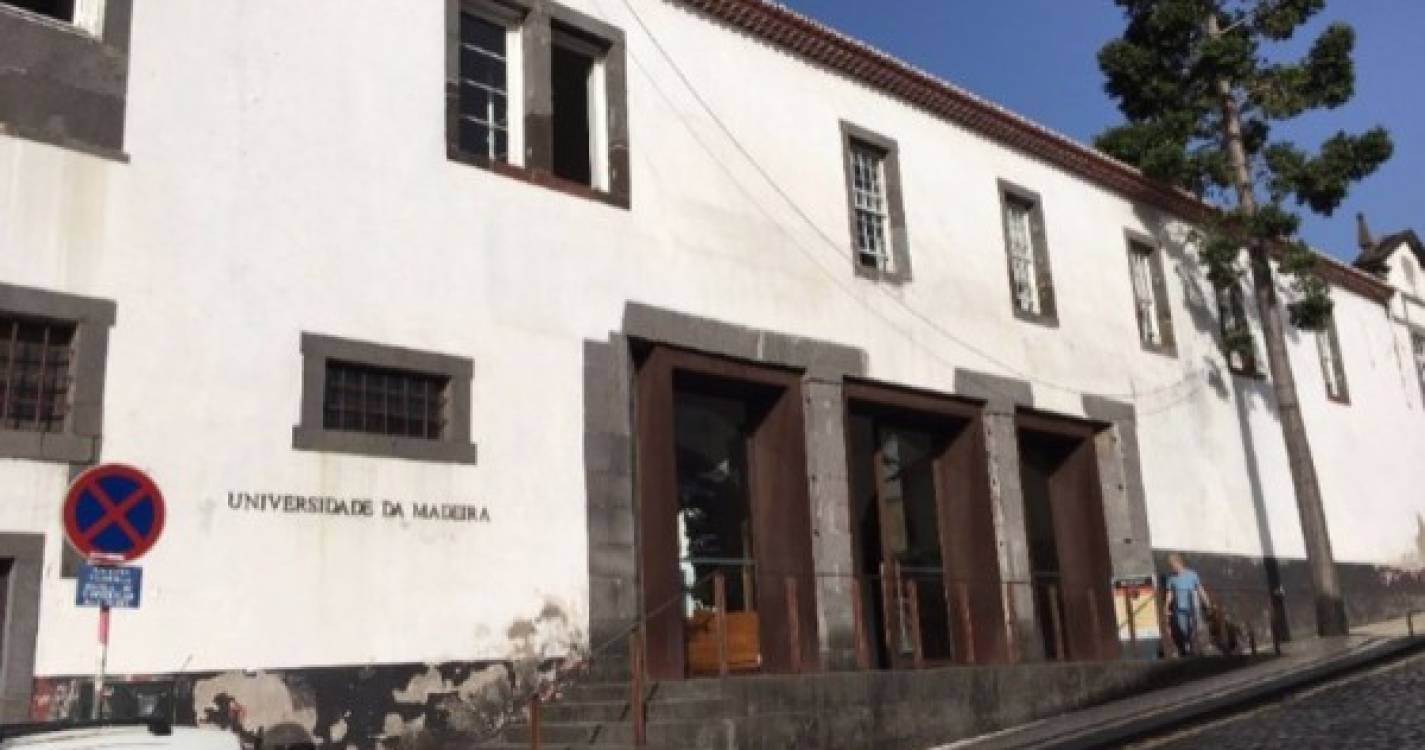 Tertúlia do Grémio Literário da Madeira com inscrições limitadas
