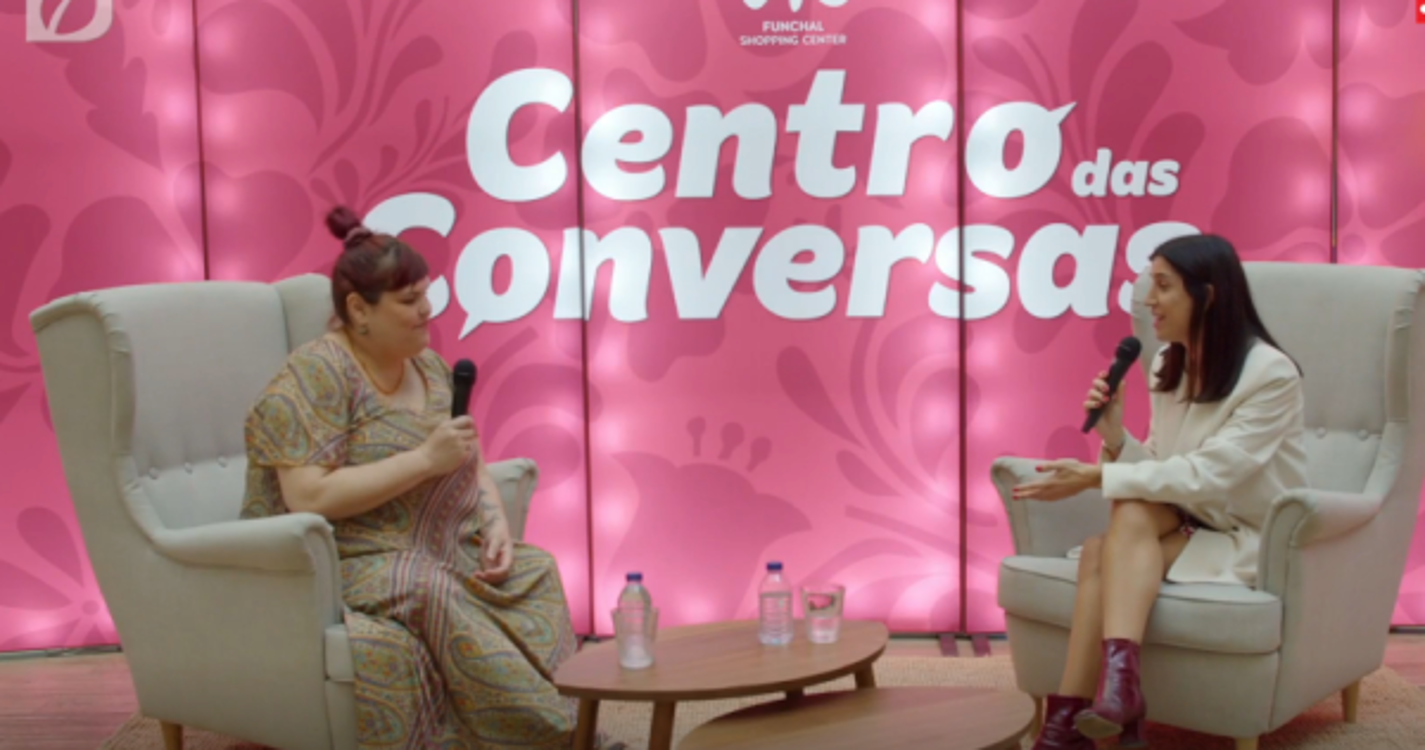 Acompanhe em direto o Centro das Conversas com a cantora Vânia Fernandes