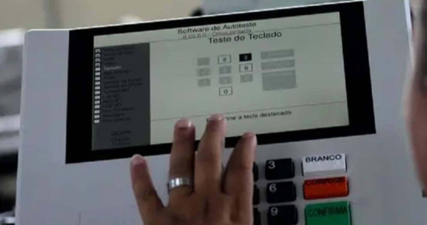 Parlamento aprova teste de voto eletrónico não presencial para residentes no estrangeiro