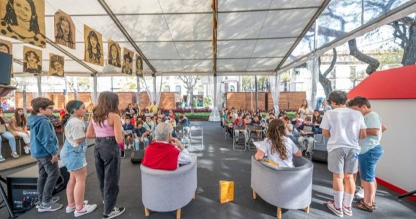 Espaço Infantojuvenil na Feira do Livro do Funchal recebe espetáculo de Joana Gama