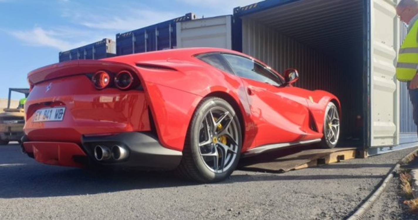 Já estão na Madeira 15 dos Ferrari que vão circular na Região [com fotos]